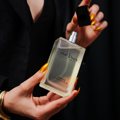 Inspirat de PARADISO CAVALLI № 897